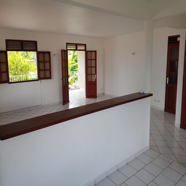 Offres de location Maison Saint claude 97120